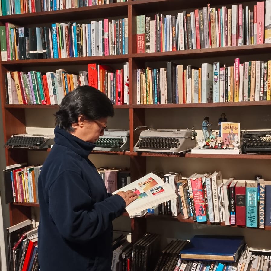 Toko “Buku Akik” Unik